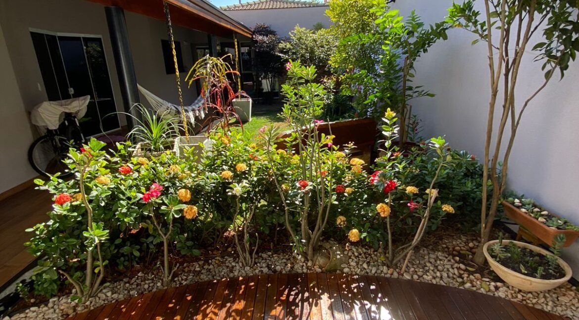 8e56f79b-ab36-44aa-94fc-8b8c5d76a8ef