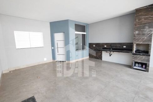 92586205-741e-4fc8-a946-fdd1b612b9c6