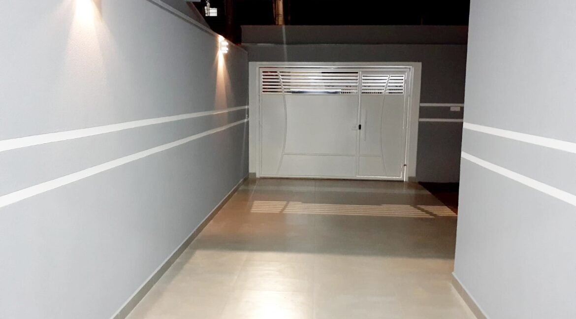 c24b1d33-6f9d-4ab9-9a0e-4df0ee65bfe8