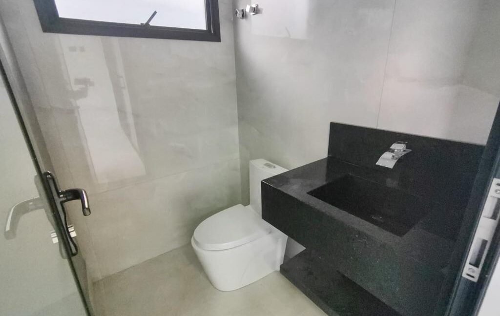 1f43702e-3e15-419c-bc00-2ccce9ba9bde