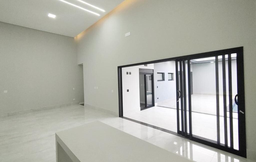 21f08d45-542f-45e1-a135-d47e85f69893