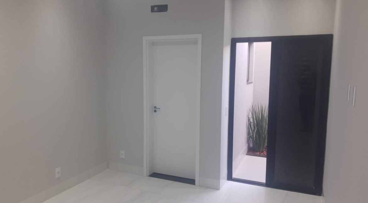 cd1d2c44-0c9f-4174-861a-2b5d879810cb