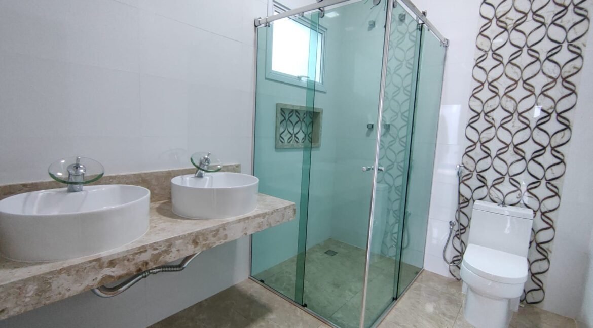 41325706-6db4-44f9-b48f-f77f4d1f1944