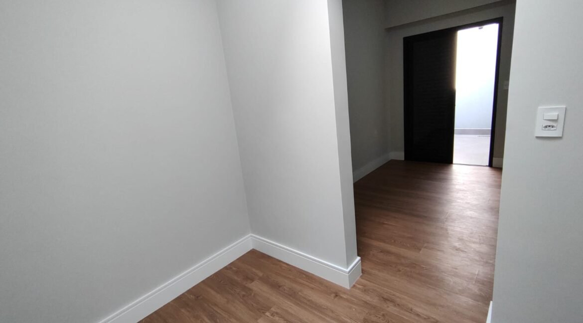 e043d532-a4fc-4b2d-b574-34bbcecf74d7