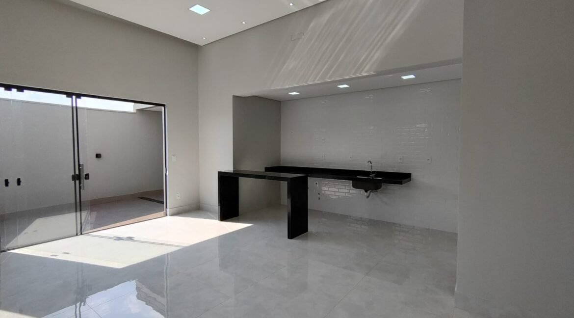 e99d16c3-dae2-400b-aeaf-0c1b83fbd117