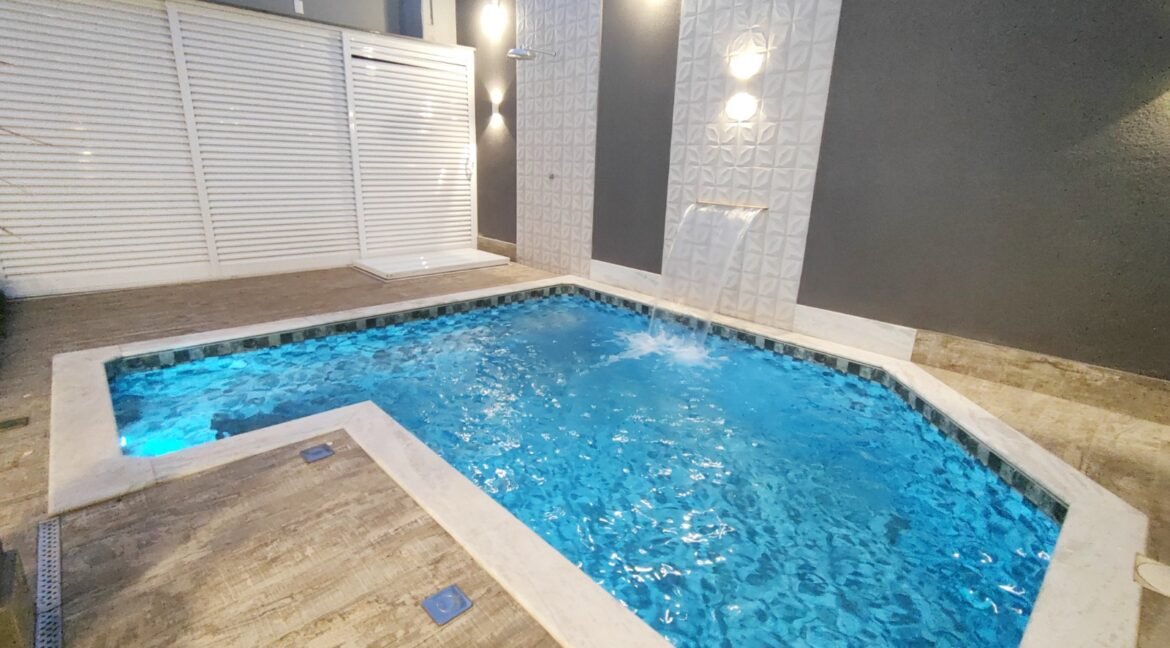 931853fb-50c3-4ae3-9a11-74c86f880e4d (1)