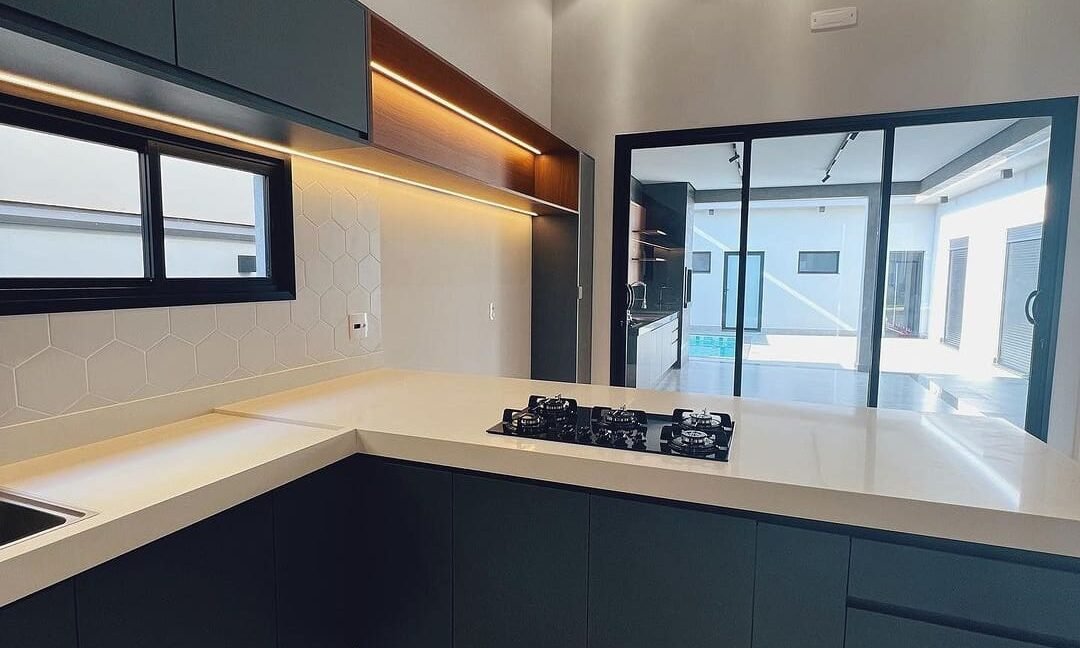 54d5b616-21d0-43f1-b495-2925f2d8630c