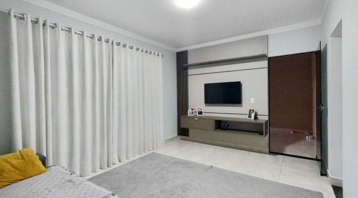 b18ba175-059c-4e48-93db-ea66490d3d3c