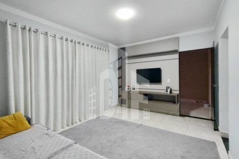 b18ba175-059c-4e48-93db-ea66490d3d3c