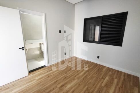 5a4646ed-9853-4b39-806f-099b489eacfa