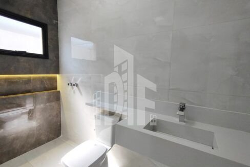 63a9ec8f-f8b4-4af4-89e5-77a7ee38e6d7