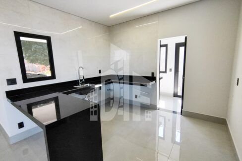 77b6bfc2-7001-41c6-9f57-58a314e075e7