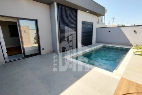 a374e167-a730-49fe-901b-29f360ee2ffd