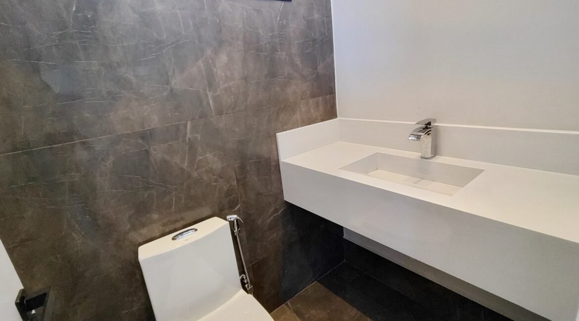 d141b8d8-bcf2-4580-b248-eb4acebc8442