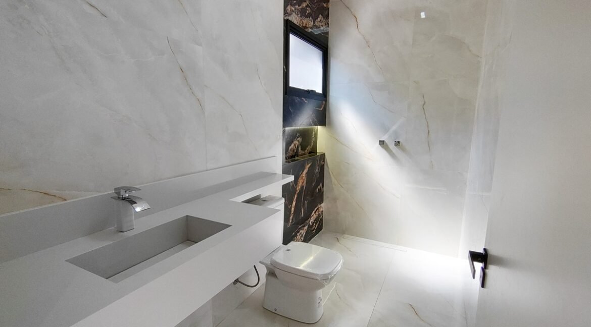 eccb6f08-1add-4b18-ab0b-aeb385a88771