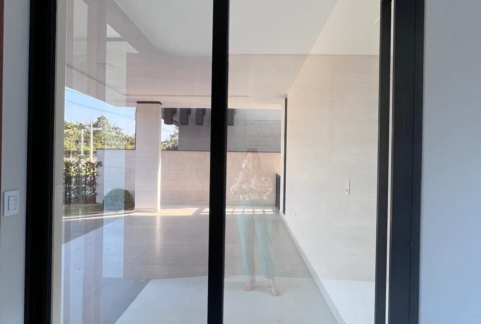 1e19f0bf-8a8f-4062-8b43-d6c2e37608b3