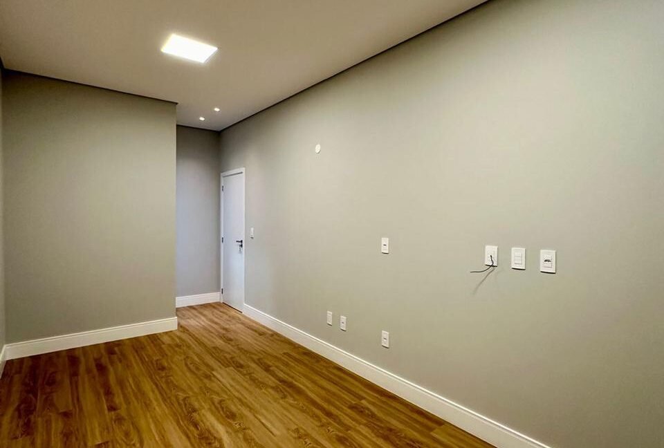 0ce32700-1def-48b7-8b56-0721623baf18