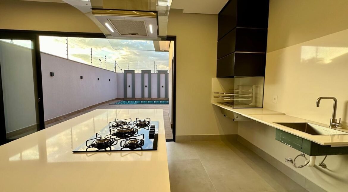 ceefaa4a-440c-43e1-8cd8-32ea4c73f3f9