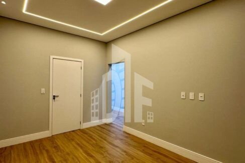 e1f0265f-520b-4bf9-b69f-1eb9855ca344