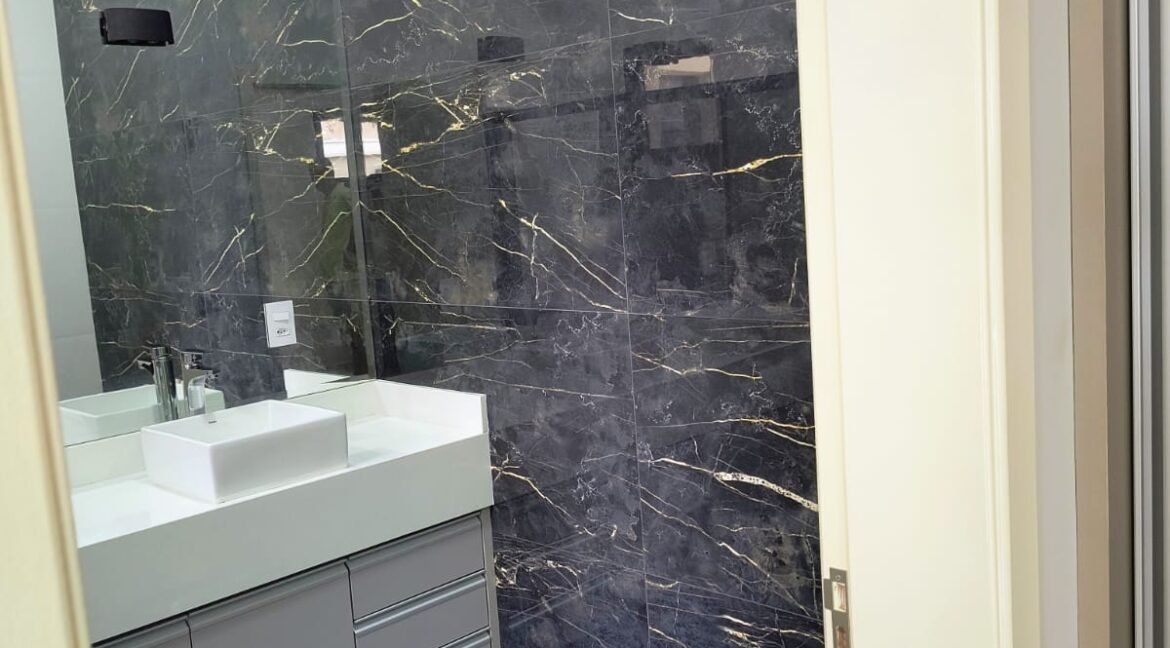 WhatsApp Image 2024-11-11 at 11.01.35 (1)