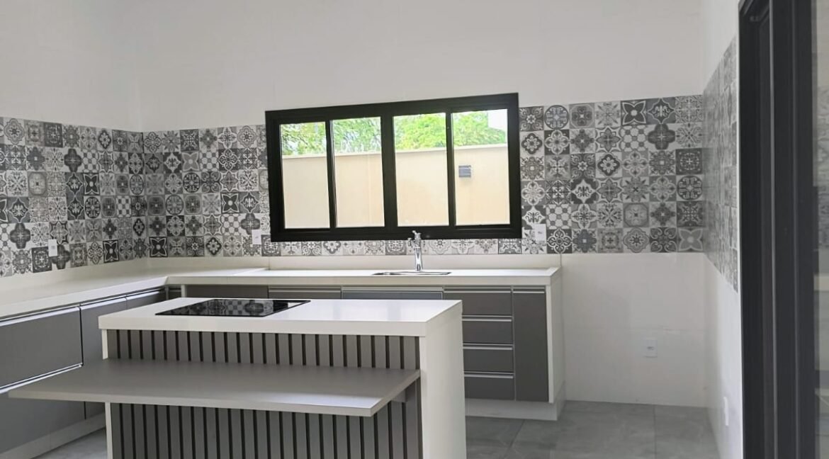 WhatsApp Image 2024-11-11 at 11.01.38 (4)